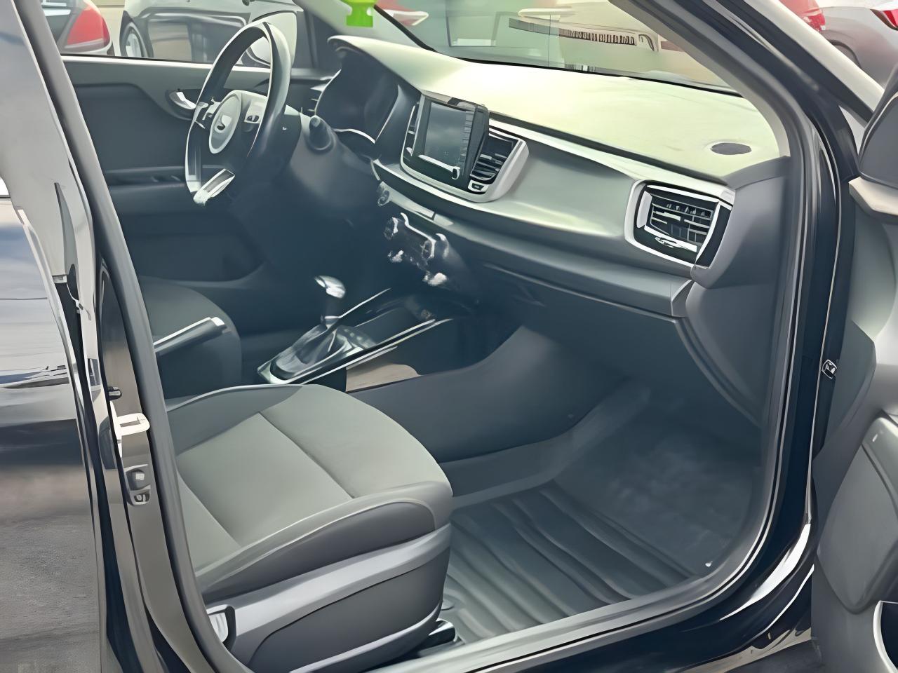 2019 Kia Rio 5-door SPORT SUNROOF LOADED MINT! WE FINANCE ALL CREDIT! Photo