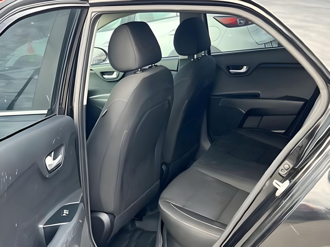 2019 Kia Rio 5-door SPORT SUNROOF LOADED MINT! WE FINANCE ALL CREDIT! Photo