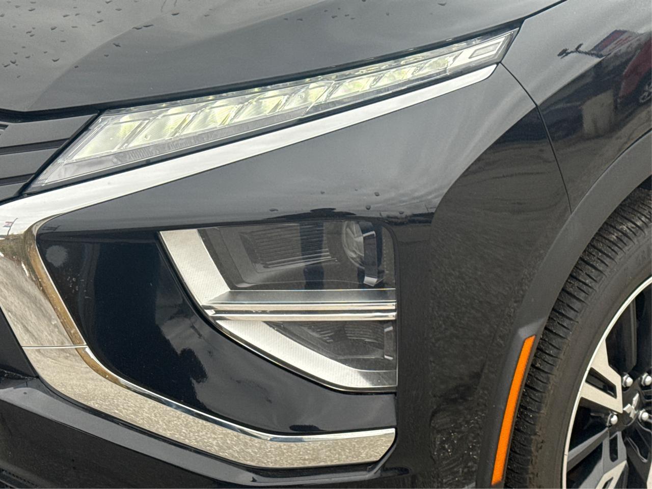 2023 Mitsubishi Eclipse Cross AWD HEATED SEATS REAR CAM WE FINANCE ALL CREDIT Photo