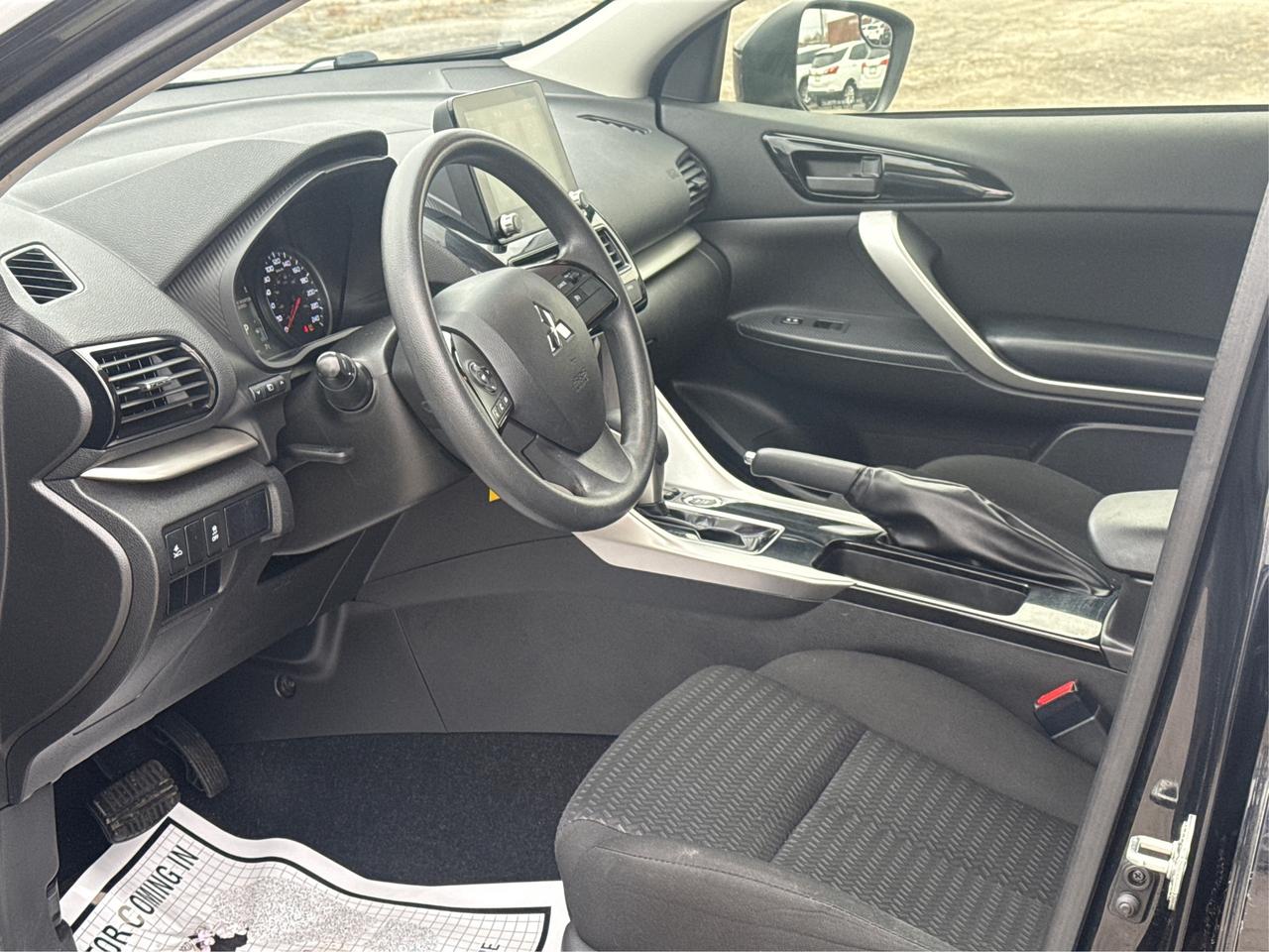 2023 Mitsubishi Eclipse Cross AWD HEATED SEATS REAR CAM WE FINANCE ALL CREDIT Photo