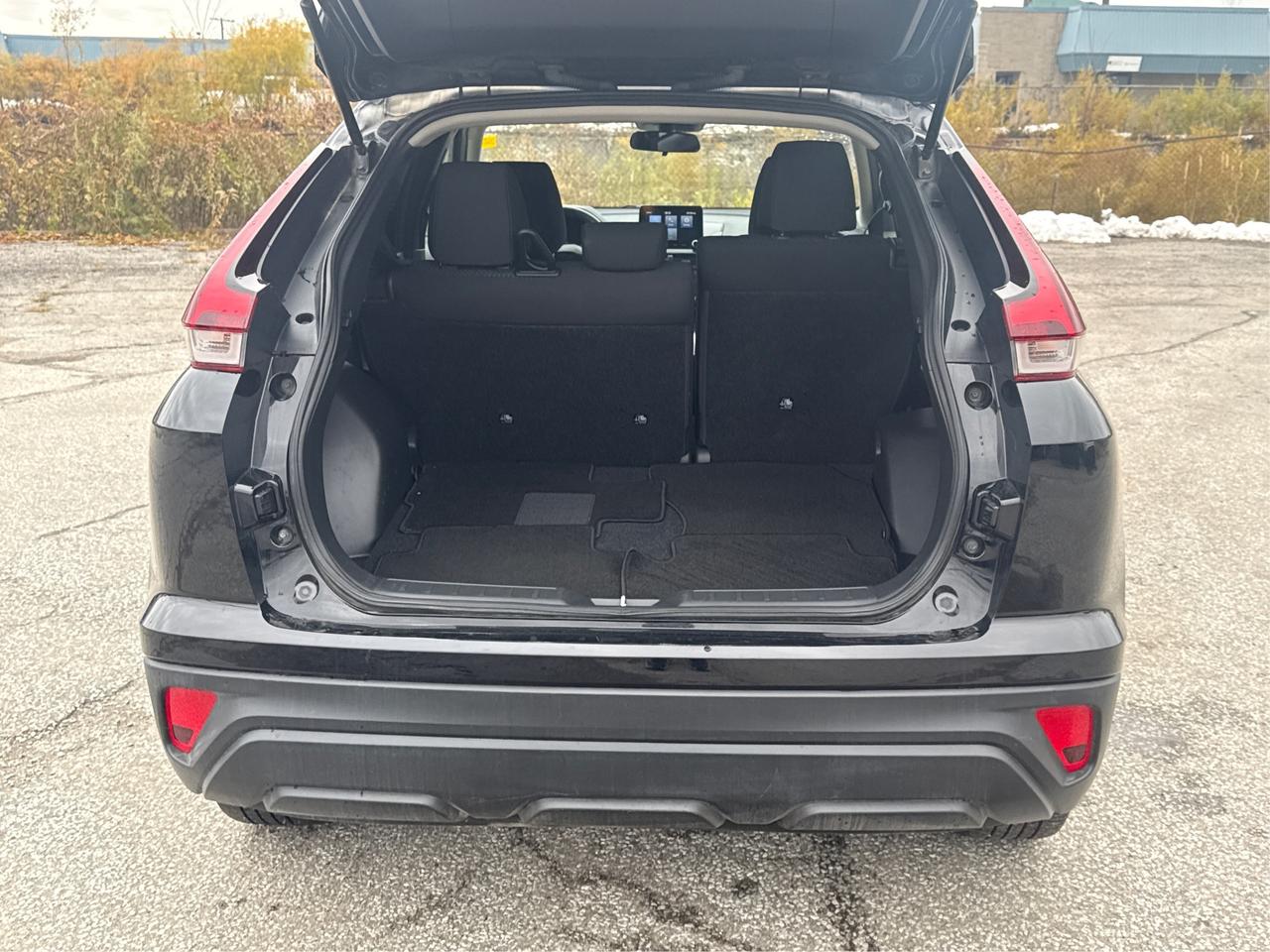 2023 Mitsubishi Eclipse Cross AWD HEATED SEATS REAR CAM WE FINANCE ALL CREDIT Photo