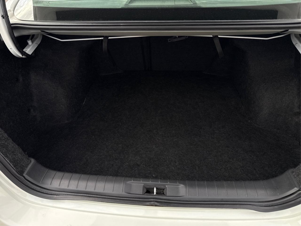 2018 Nissan Altima HEATED SEATS REAR CAM CLEAN WE FINANCE ALL CREDIT! Photo