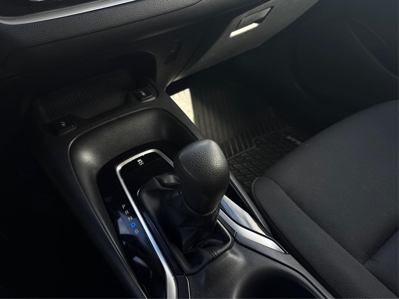 2024 Toyota Corolla LE HEATED SEATS MINT! WE FINANCE ALL CREDIT! Photo