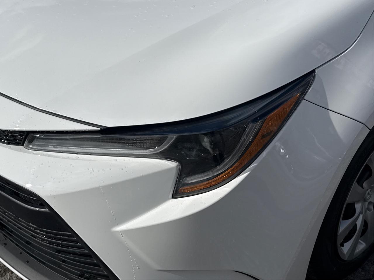 2024 Toyota Corolla LE HEATED SEATS MINT! WE FINANCE ALL CREDIT! Photo