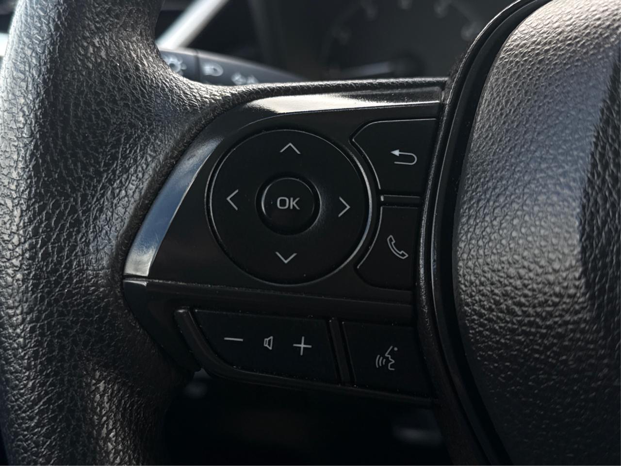 2024 Toyota Corolla LE HEATED SEATS MINT! WE FINANCE ALL CREDIT! Photo