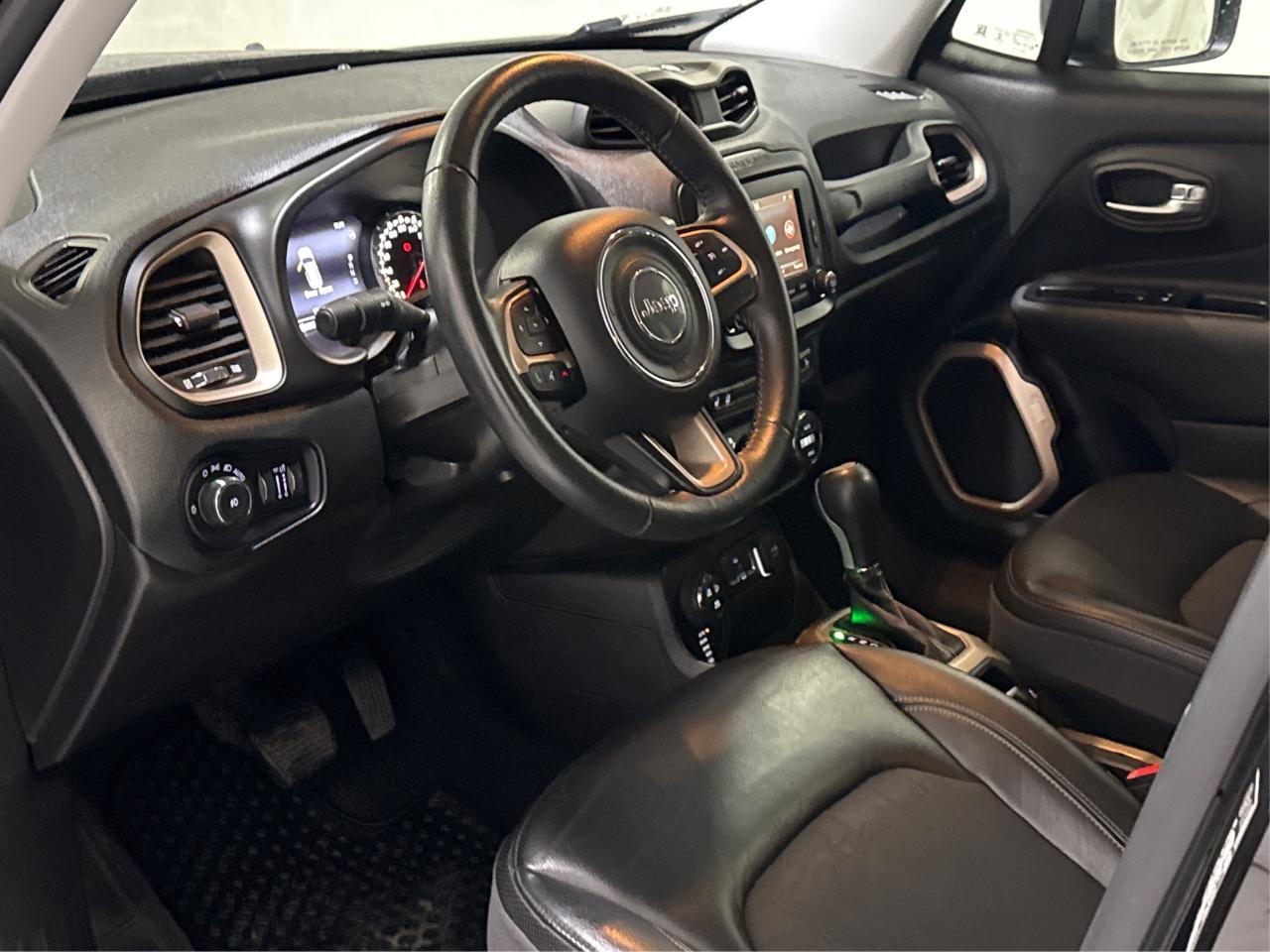 2017 Jeep Renegade TRAILHWAK DESERT PKG NAV LEATHER WE FINANCE Photo