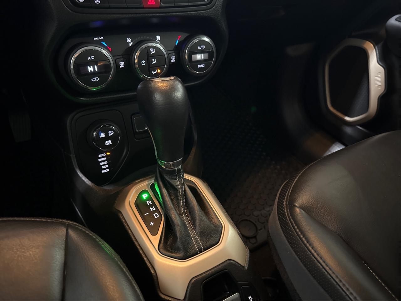 2017 Jeep Renegade TRAILHWAK DESERT PKG NAV LEATHER WE FINANCE Photo