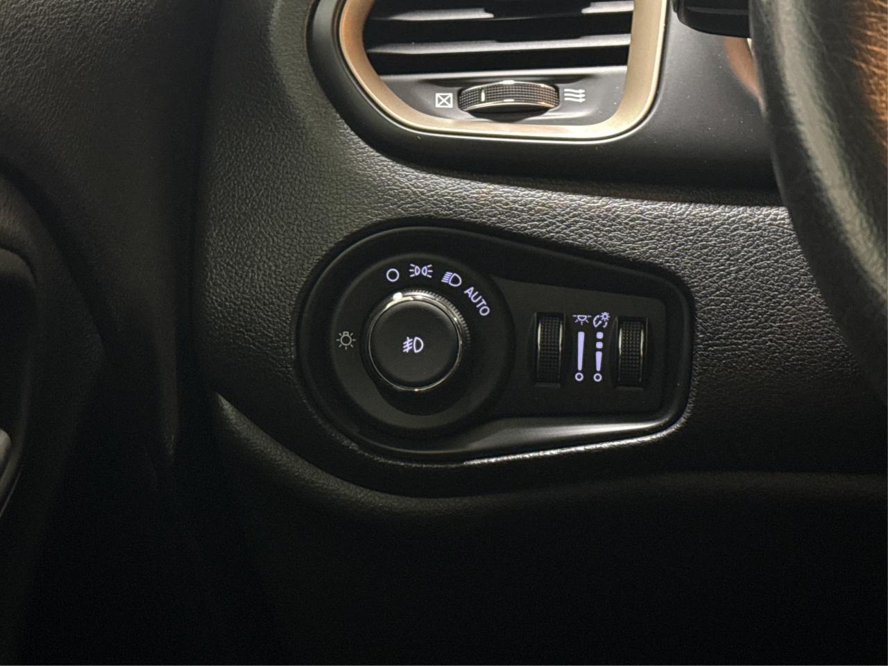 2017 Jeep Renegade TRAILHWAK DESERT PKG NAV LEATHER WE FINANCE Photo