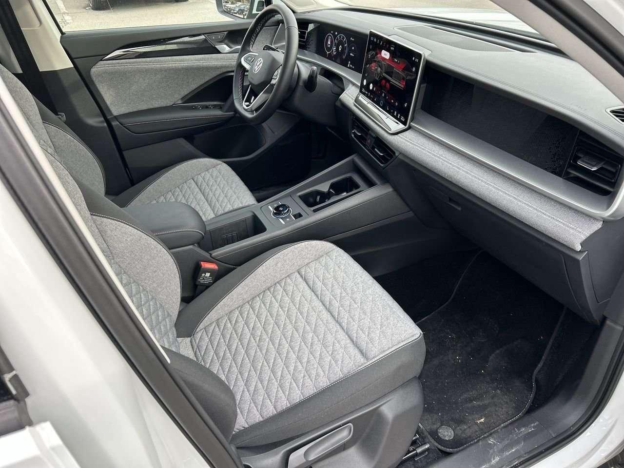 2026 Volkswagen Tiguan Trendline 4MOTION 17 Dublin alloy wheels  Volkswagen Digital Cockpit  Heated front seats   App-Connect Smartphones Photo