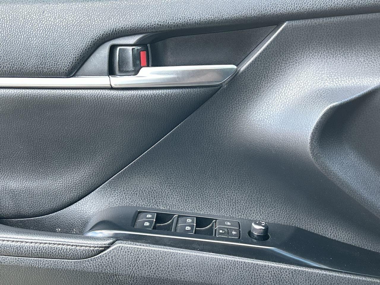 2019 Toyota Camry 4-Door Sedan XSE 8A Panoramic Roof  Navigation  Ad Photo