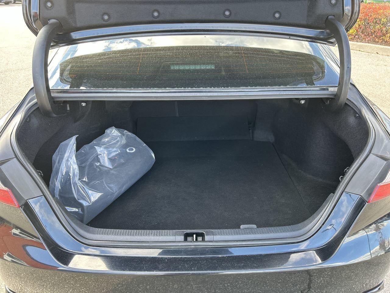 2019 Toyota Camry 4-Door Sedan XSE 8A Panoramic Roof  Navigation  Ad Photo