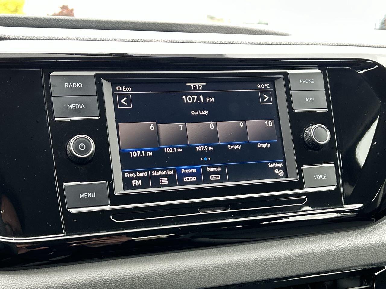 2022 Volkswagen Taos Trendline 1.5T 4MOTION Multi-Drive Modes  AWD  Hea Photo