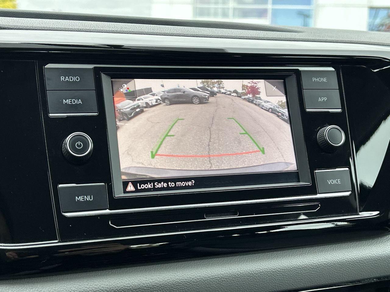 2022 Volkswagen Taos Trendline 1.5T 4MOTION Multi-Drive Modes  AWD  Hea Photo