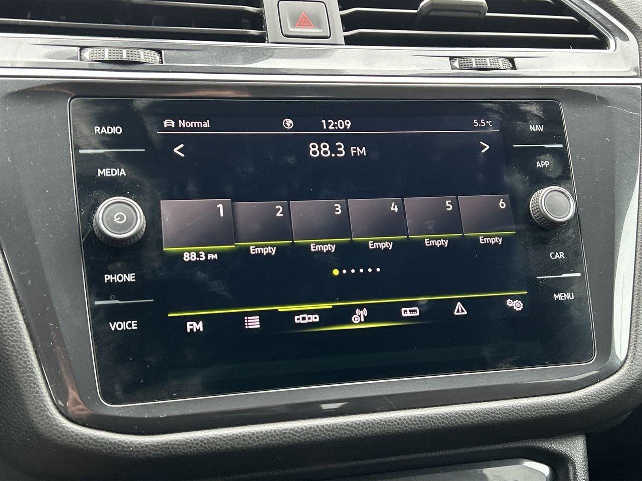 2022 Volkswagen Tiguan Highline 2.0T 4MOTION ALL AROUND NEW TIRES  Panora Photo