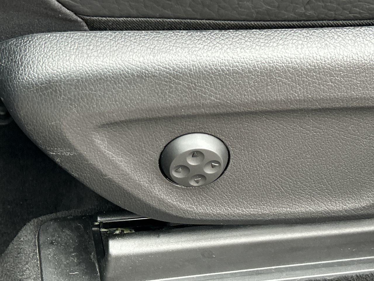 2022 Mercedes-Benz GLE450 4MATIC SUV ALL AROUND NEW TIRES  Panoramic Roof  R Photo