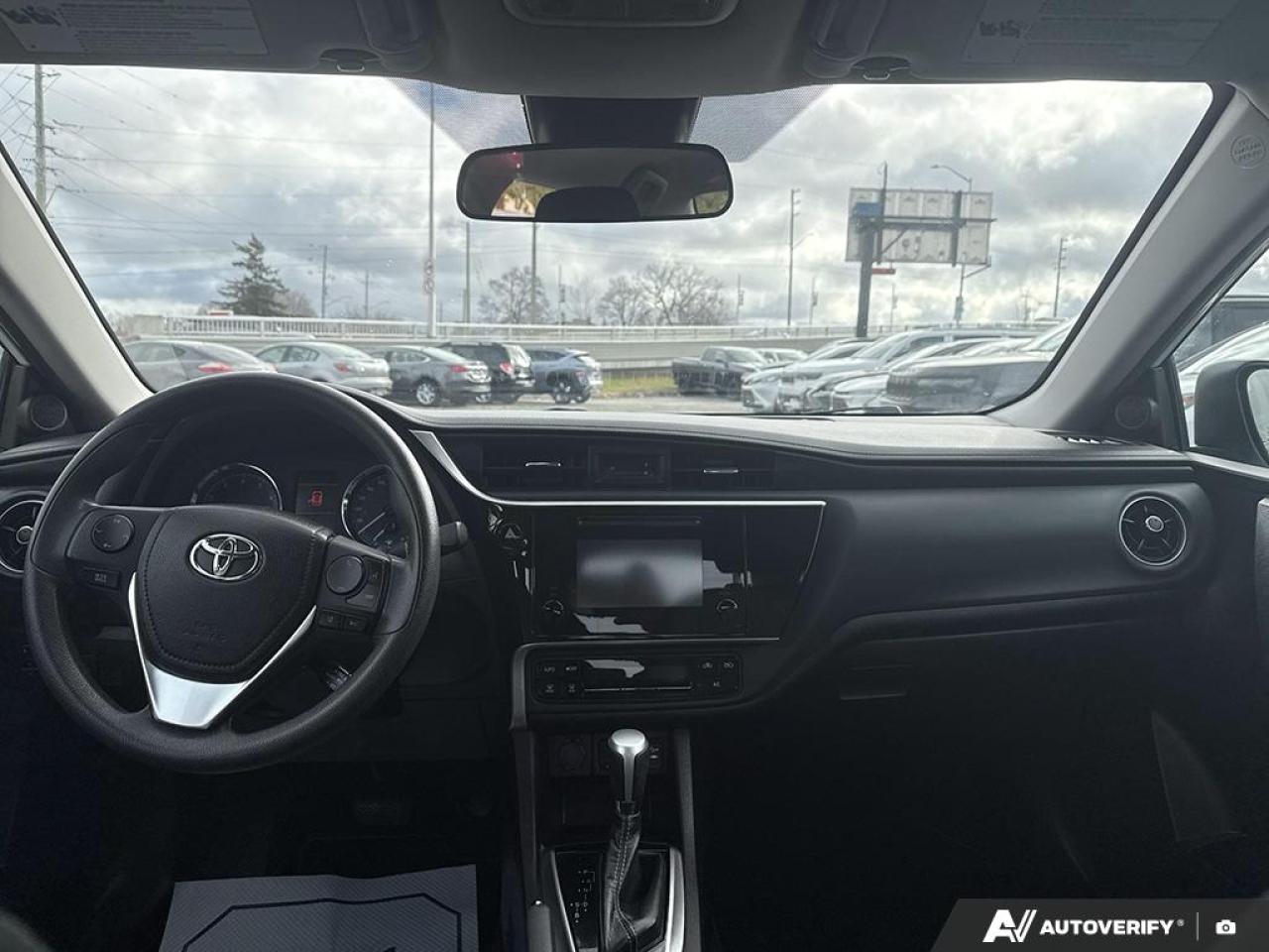 2019 Toyota Corolla LE / HEATED SEATS / ADAPTIVE CRUISE / BLUETOOTH - Photo #11