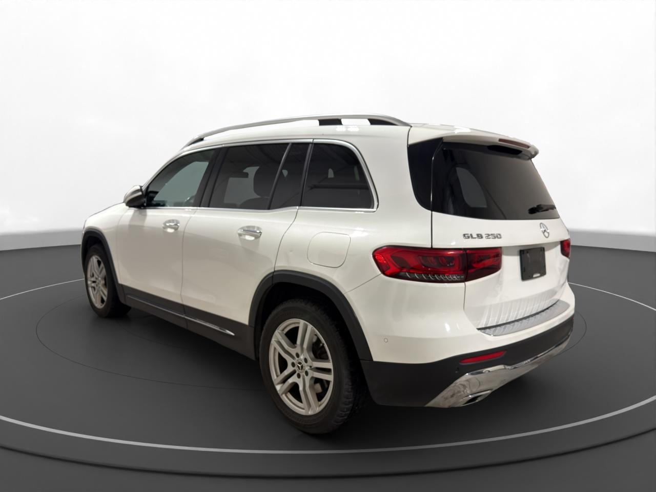 2023 Mercedes-Benz GLB GLB 250 - Photo #5