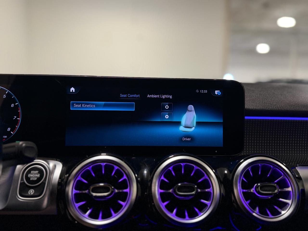 2023 Mercedes-Benz GLB GLB 250 - Photo #12