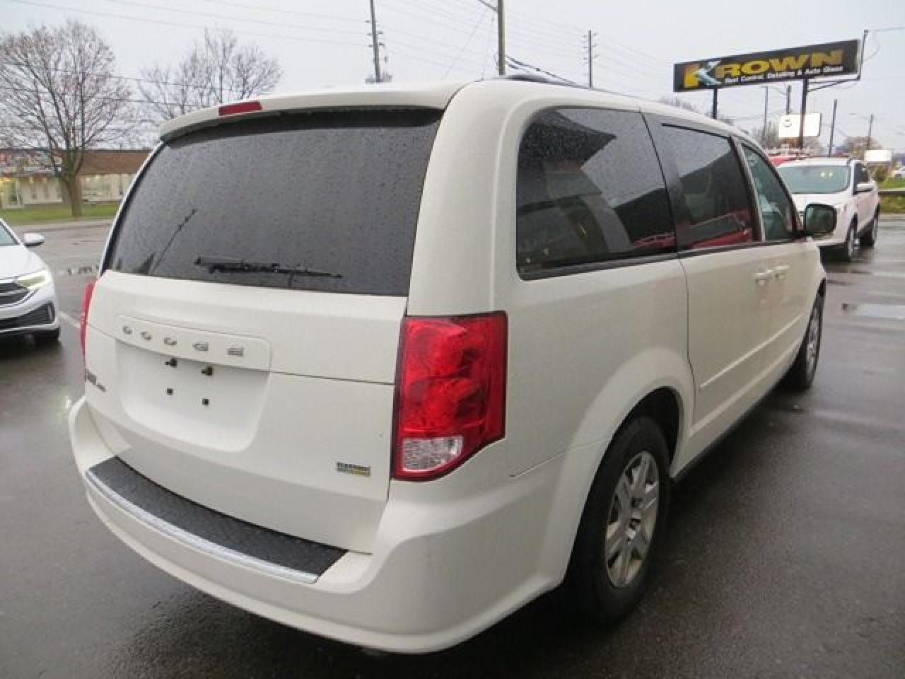 2013 Dodge Grand Caravan CERTIFIED, SXT, FULL STOW & GO, BLUETOOTH Photo