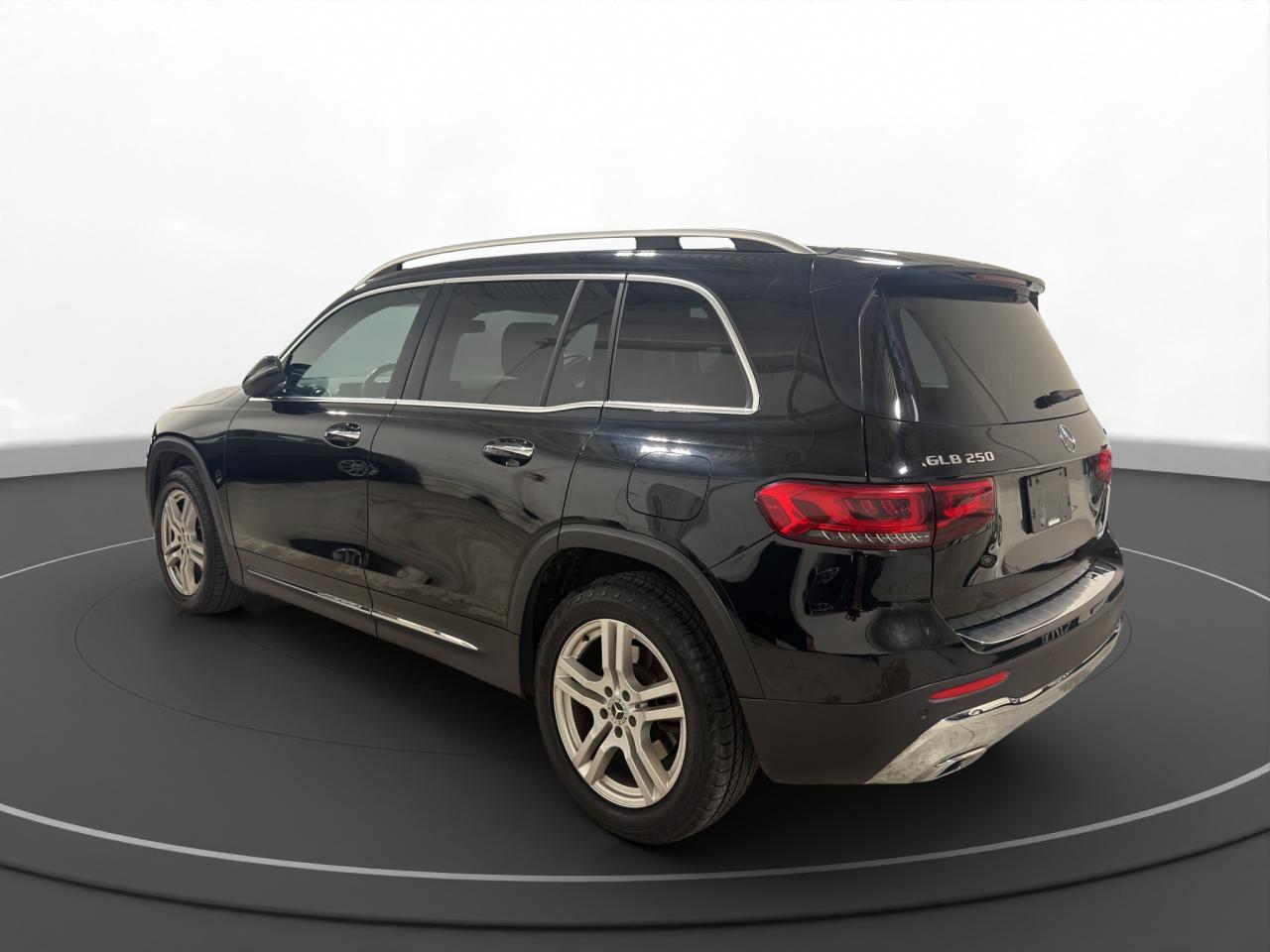 2023 Mercedes-Benz GLB GLB 250 Photo4