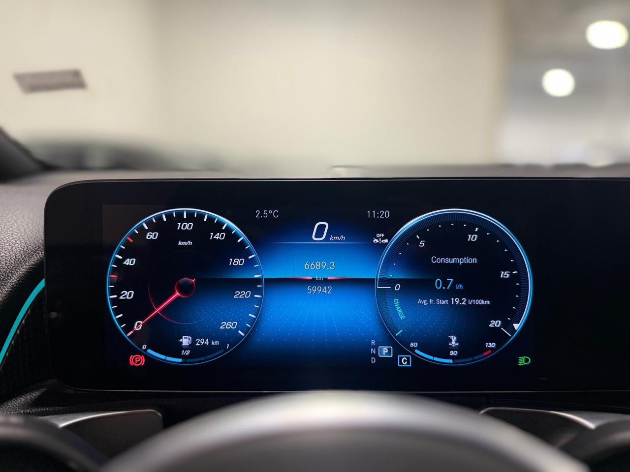 2023 Mercedes-Benz GLB GLB 250 - Photo #11