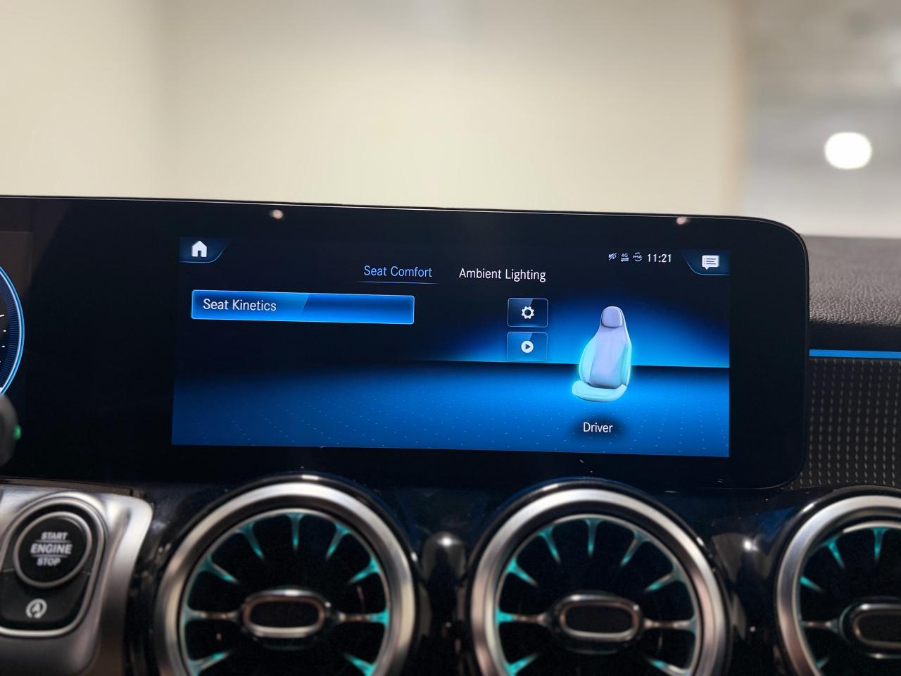 2023 Mercedes-Benz GLB GLB 250 - Photo #16