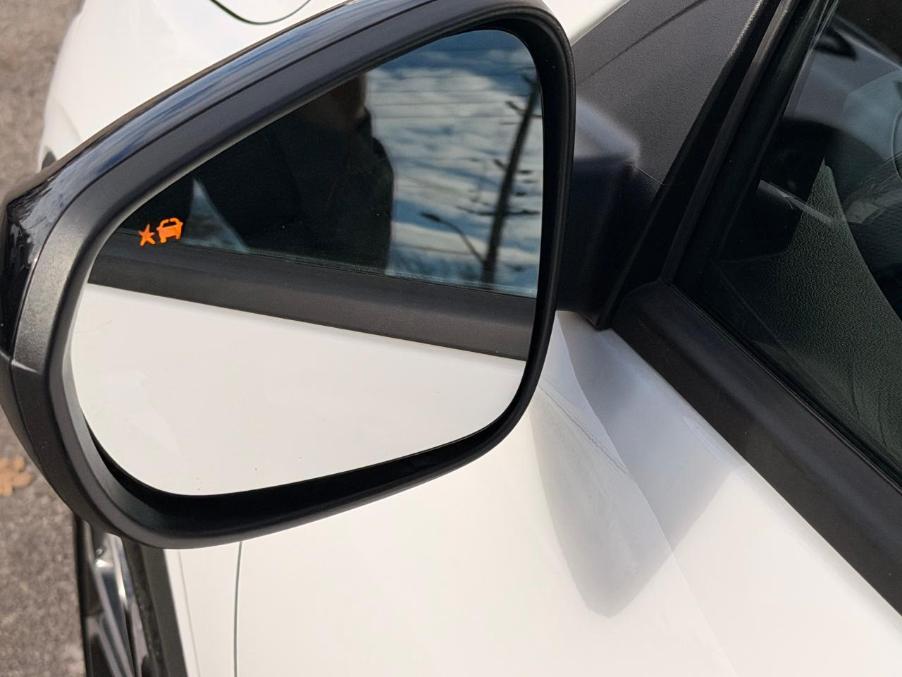 2024 Chevrolet Trax 2RS+Leather+Roof+ONE OWNER+CLEAN CARFAX Photo