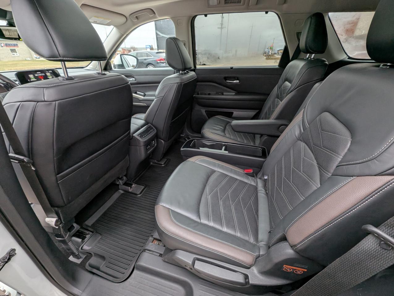 2022 Nissan Pathfinder Platinum - Photo #7
