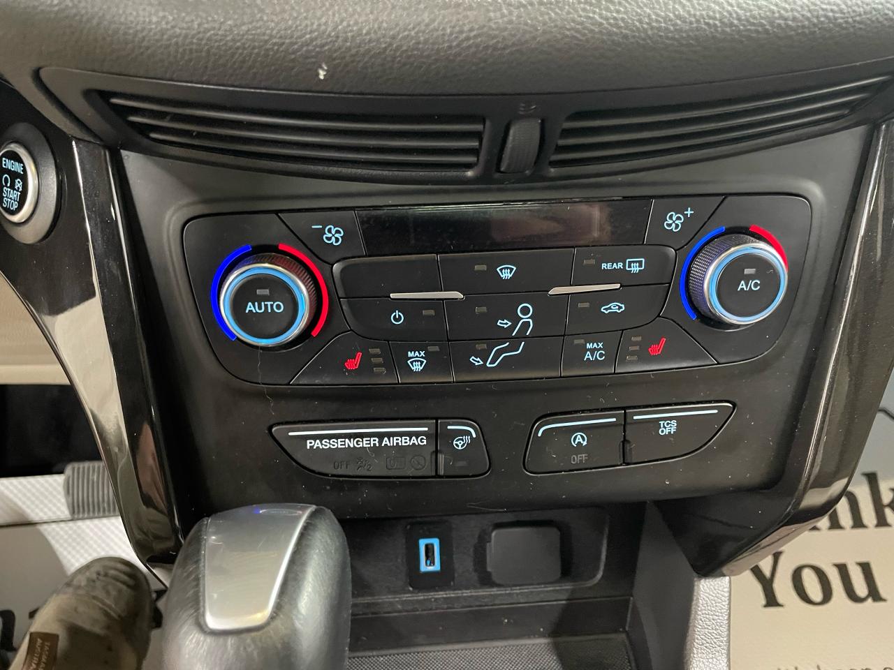 2017 Ford Escape 4WD 4DR TITANIUM Photo18