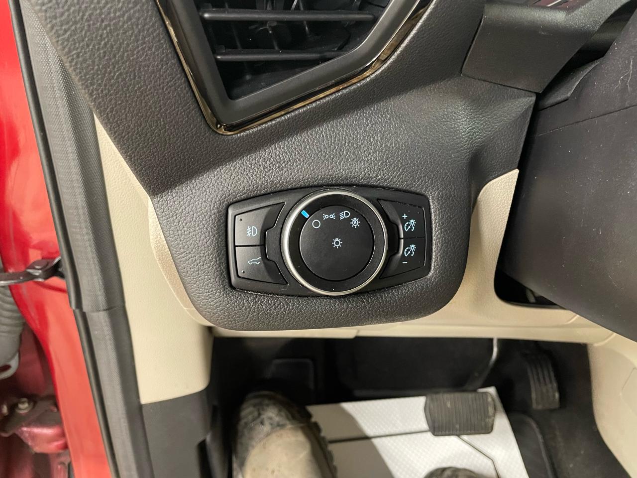 2017 Ford Escape 4WD 4DR TITANIUM Photo