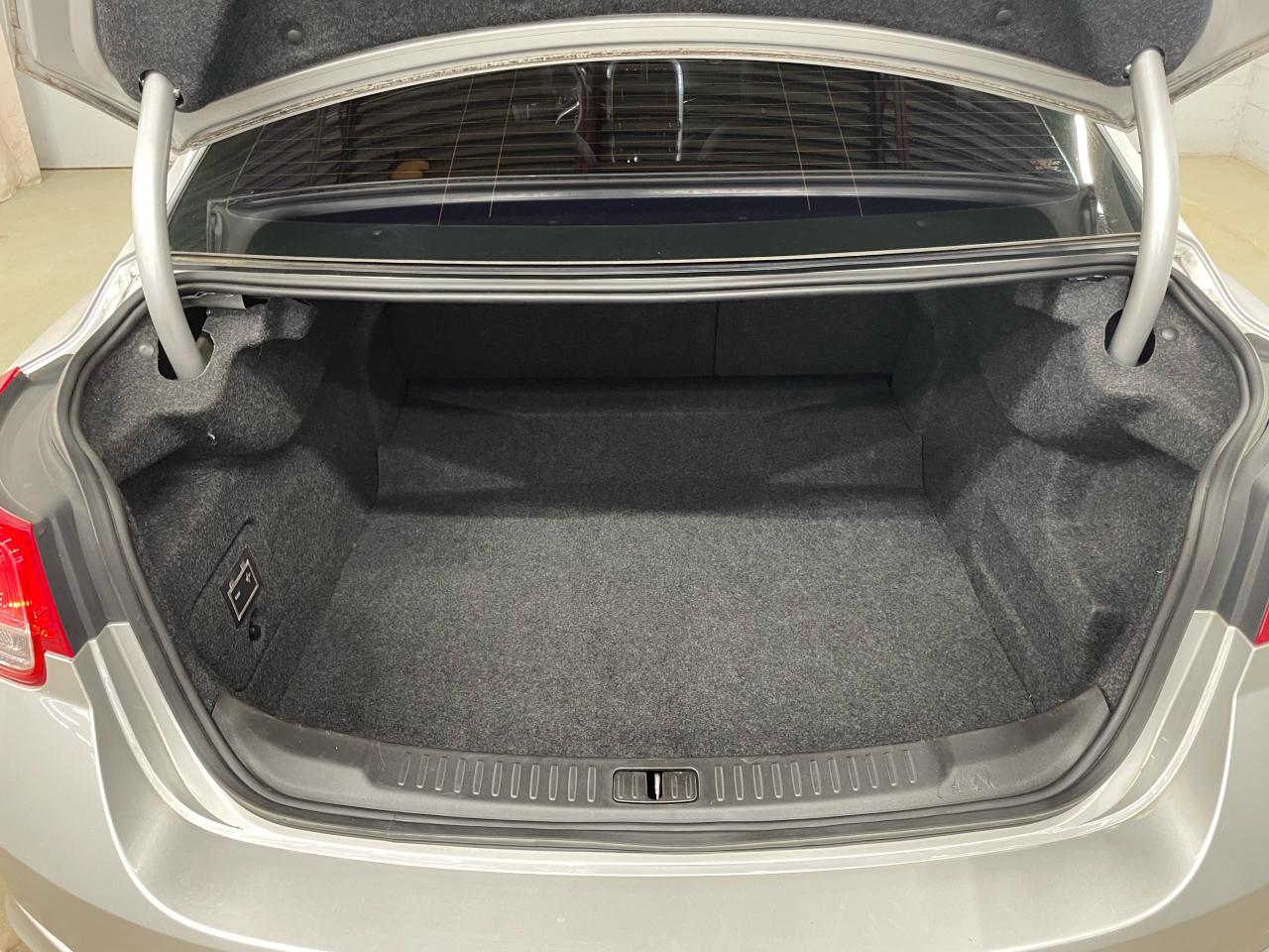 2015 Chevrolet Malibu 4dr Sdn LT w/1LT Photo6