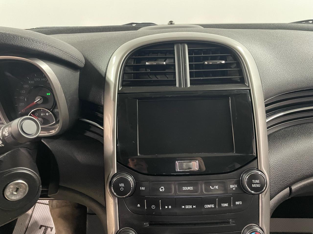 2015 Chevrolet Malibu 4dr Sdn LT w/1LT Photo