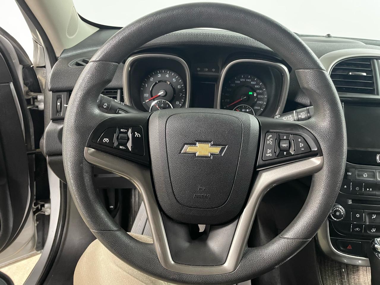 2015 Chevrolet Malibu 4dr Sdn LT w/1LT Photo32