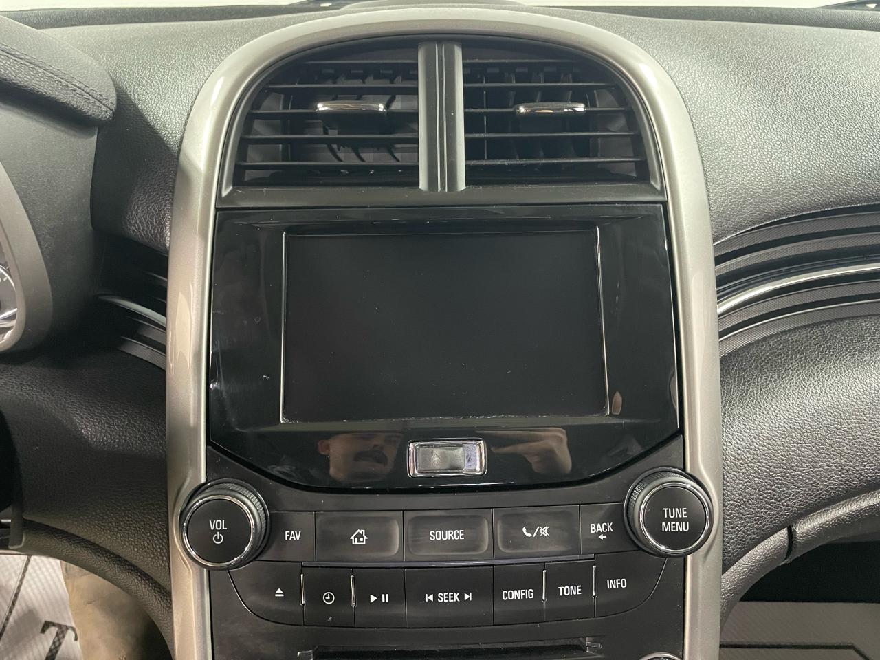 2015 Chevrolet Malibu 4dr Sdn LT w/1LT Photo37