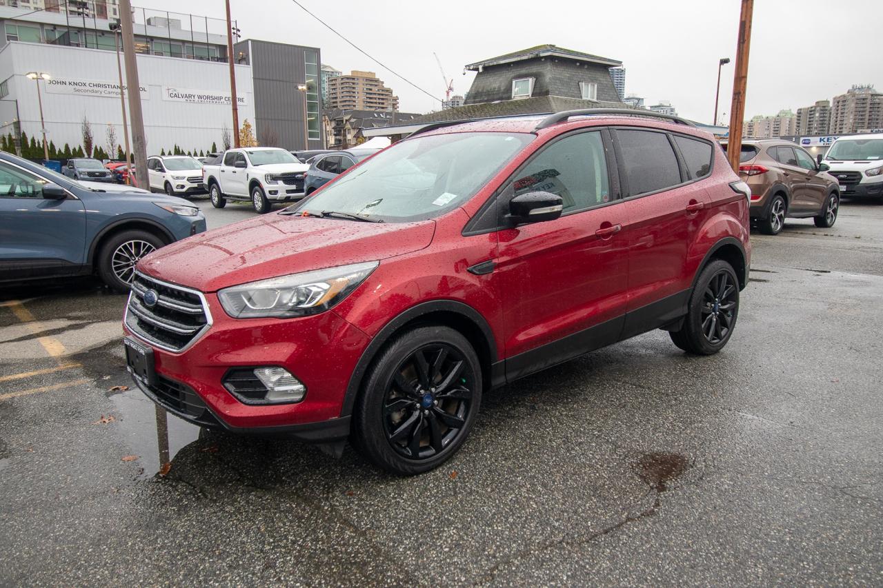 2017 Ford Escape Titanium Photo2