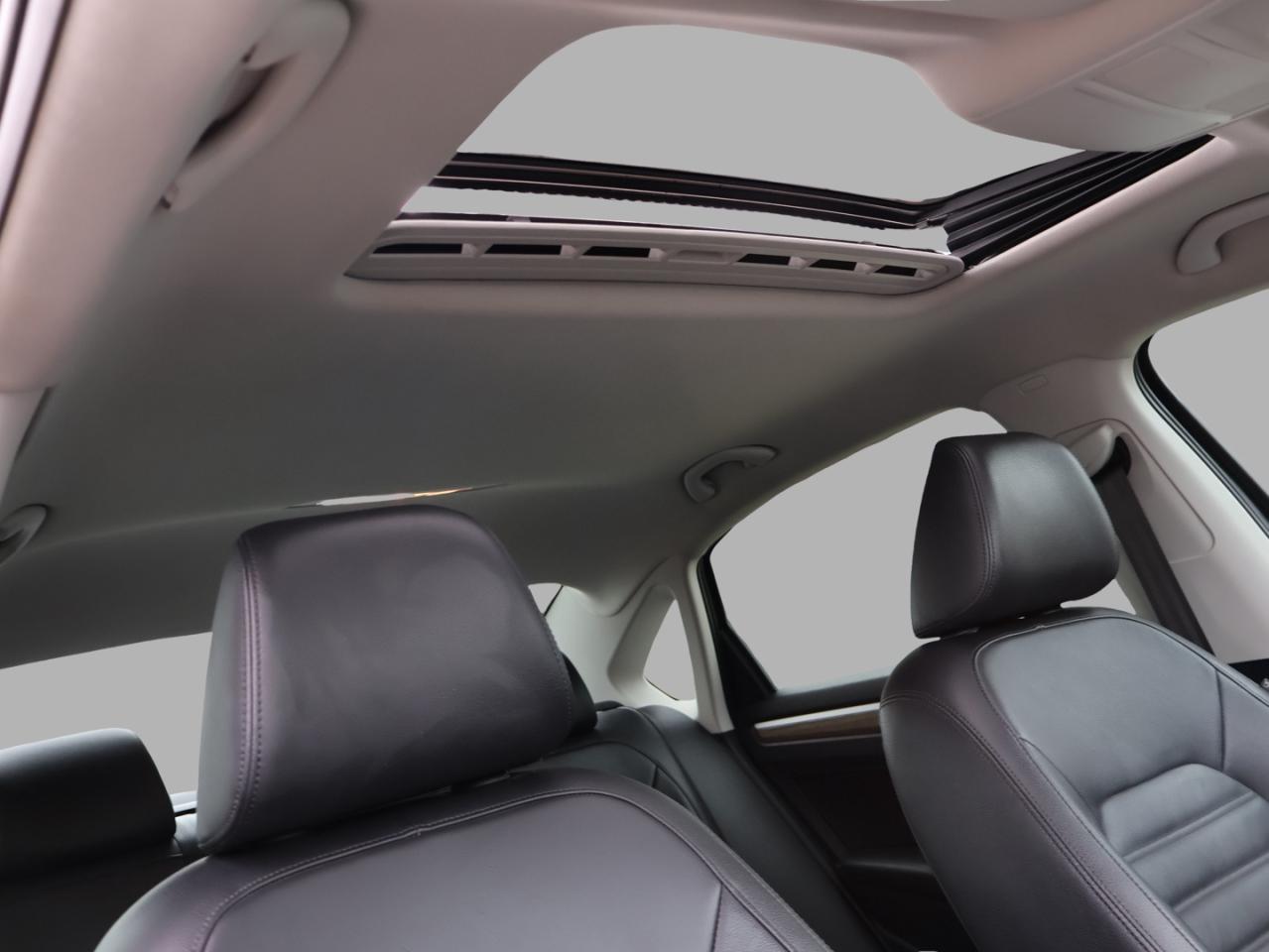 2016 Volkswagen Passat SEL PREMIUM CERTIFIED *AACCIDENT FREE*V.W MAINTAIN* CAMERA NAV BLUETOOTH LEATHER HEATED SEATS SUNROOF CRUISE ALLOYS Photo