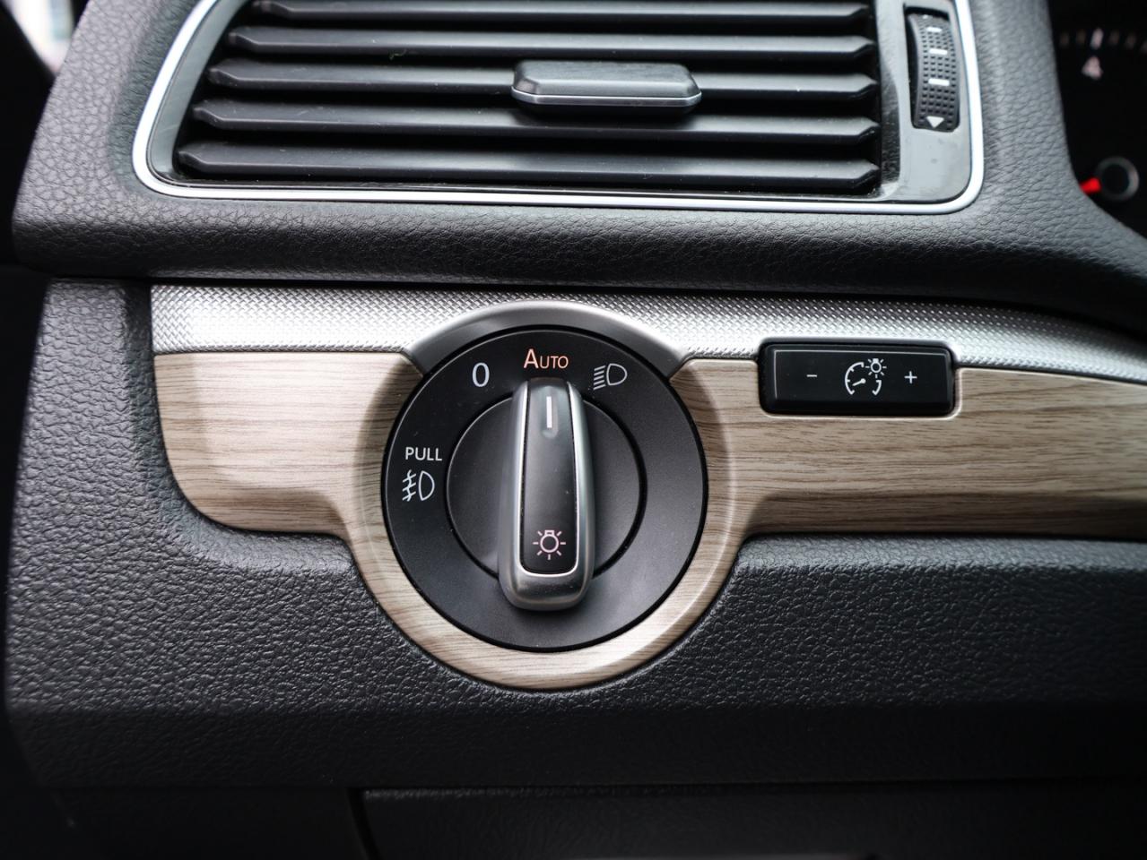 2016 Volkswagen Passat SEL PREMIUM CERTIFIED *AACCIDENT FREE*V.W MAINTAIN* CAMERA NAV BLUETOOTH LEATHER HEATED SEATS SUNROOF CRUISE ALLOYS Photo