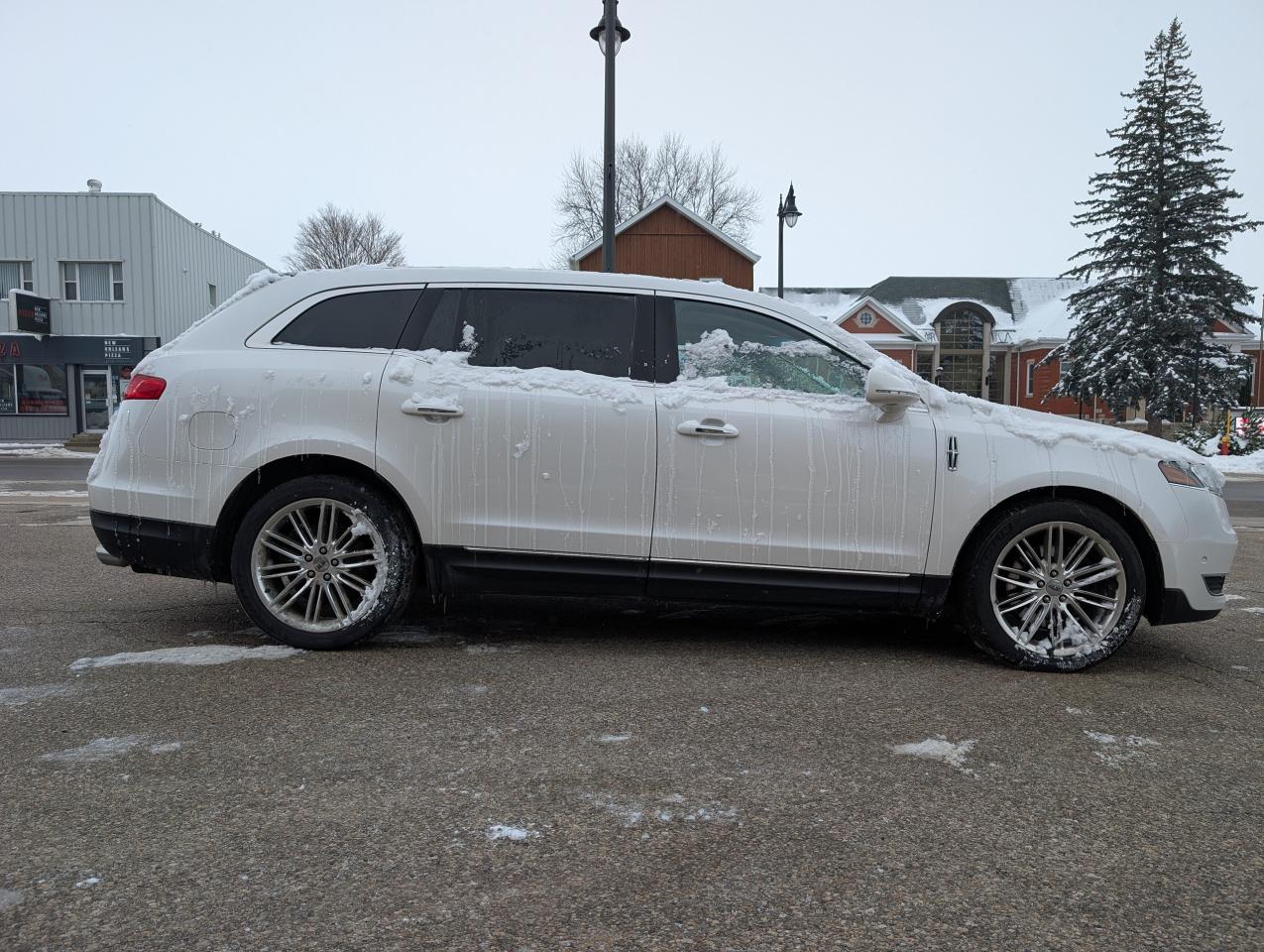 2015 Lincoln MKT ECOBOOST 4dr Wgn AWD Photo