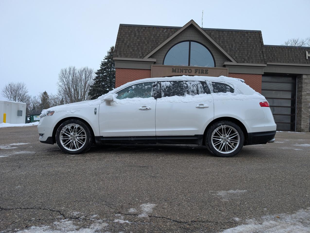 2015 Lincoln MKT ECOBOOST 4dr Wgn AWD Photo