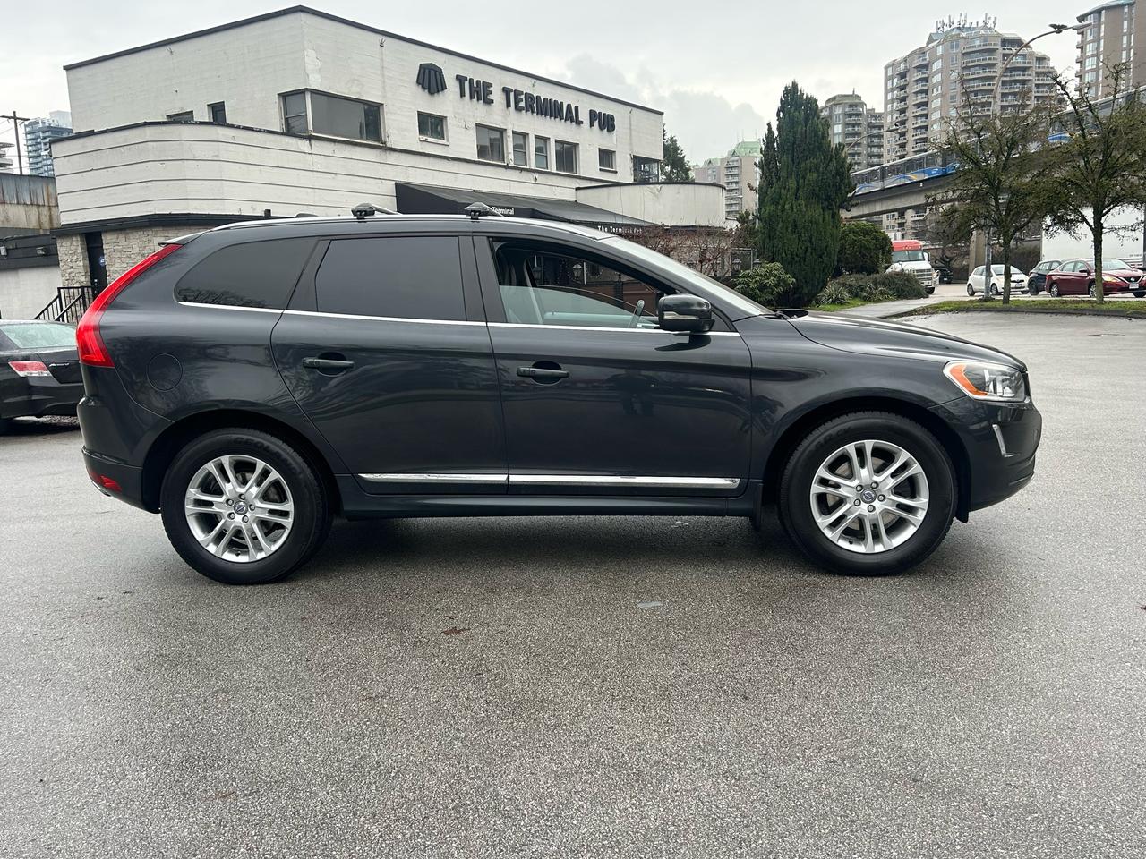 2015 Volvo XC60 T5 Drive-E Premier - Photo #5