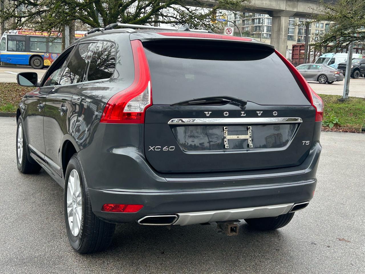 2015 Volvo XC60 T5 Drive-E Premier - Photo #3