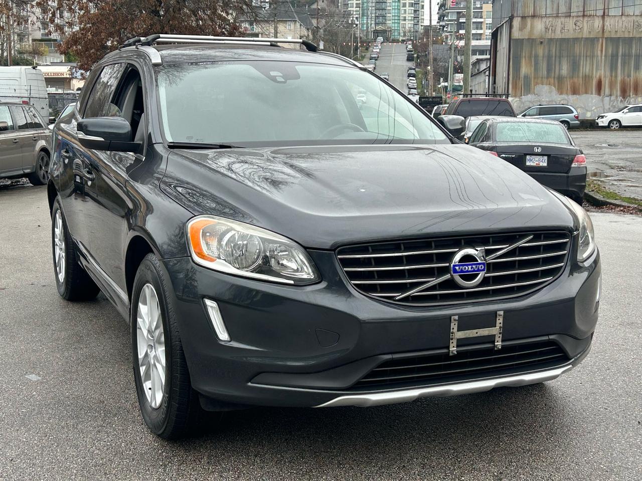 2015 Volvo XC60 T5 Drive-E Premier - Photo #4