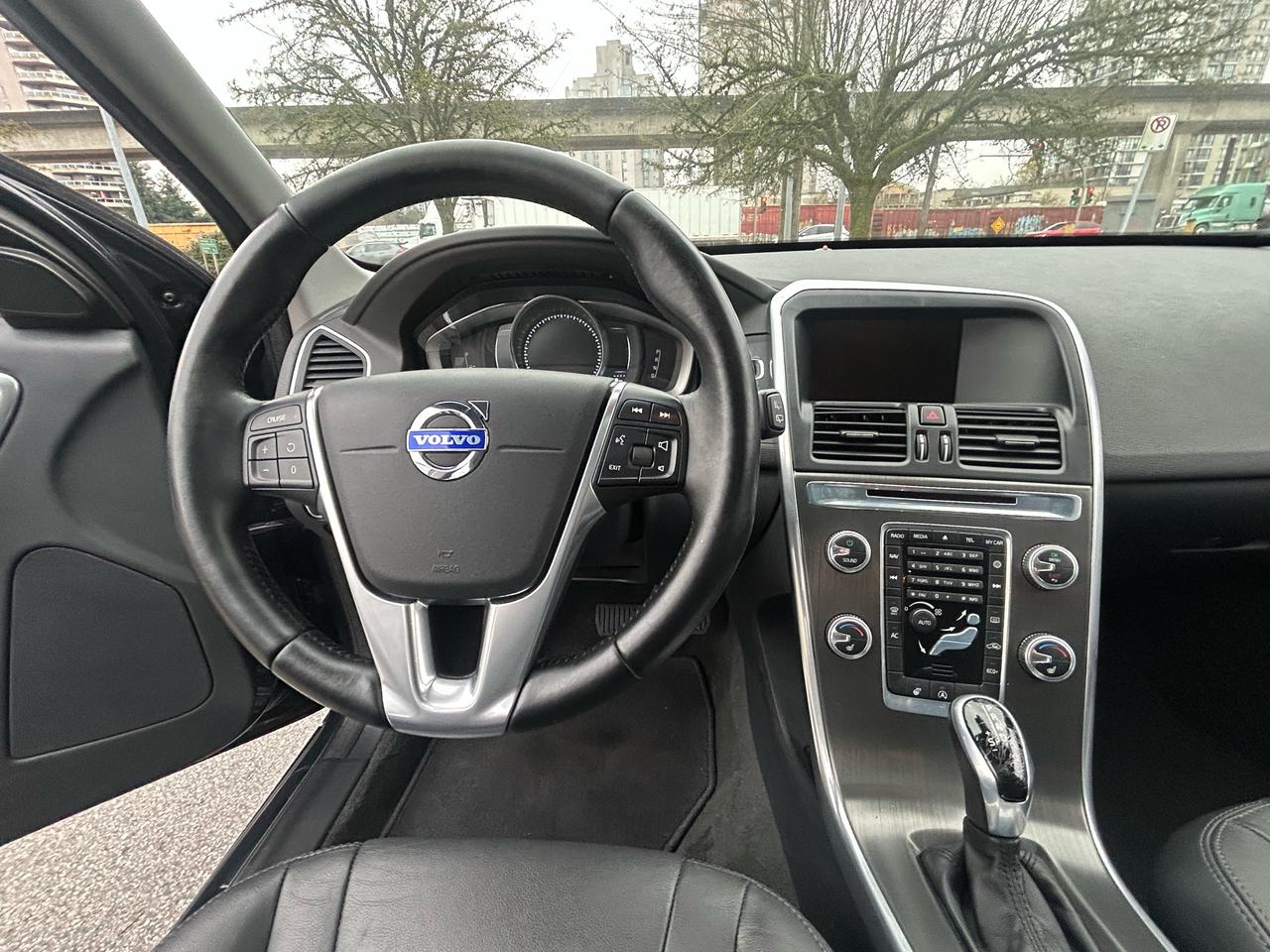 2015 Volvo XC60 T5 Drive-E Premier - Photo #10