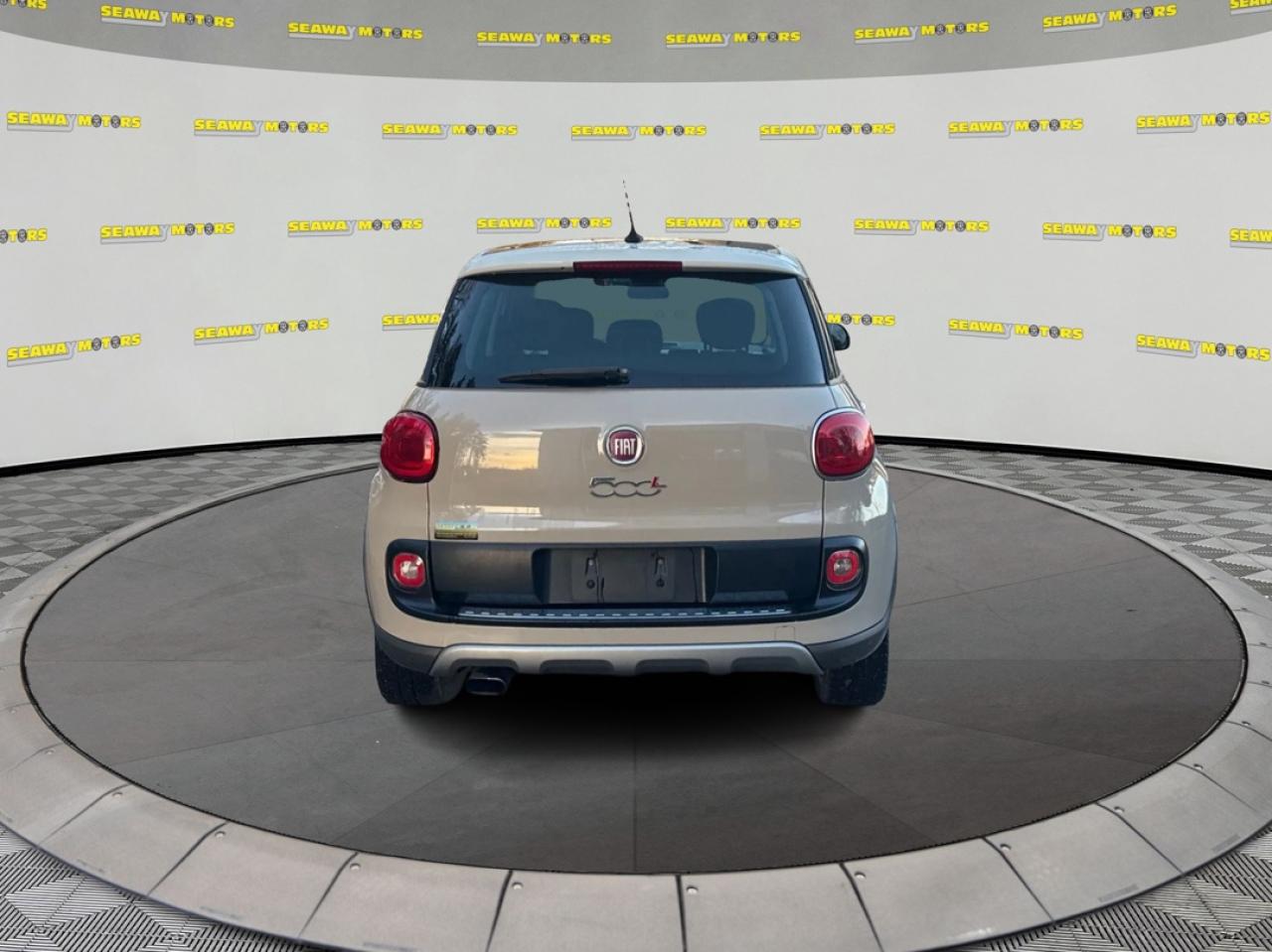 2014 Fiat 500 L Trekking - Photo #4