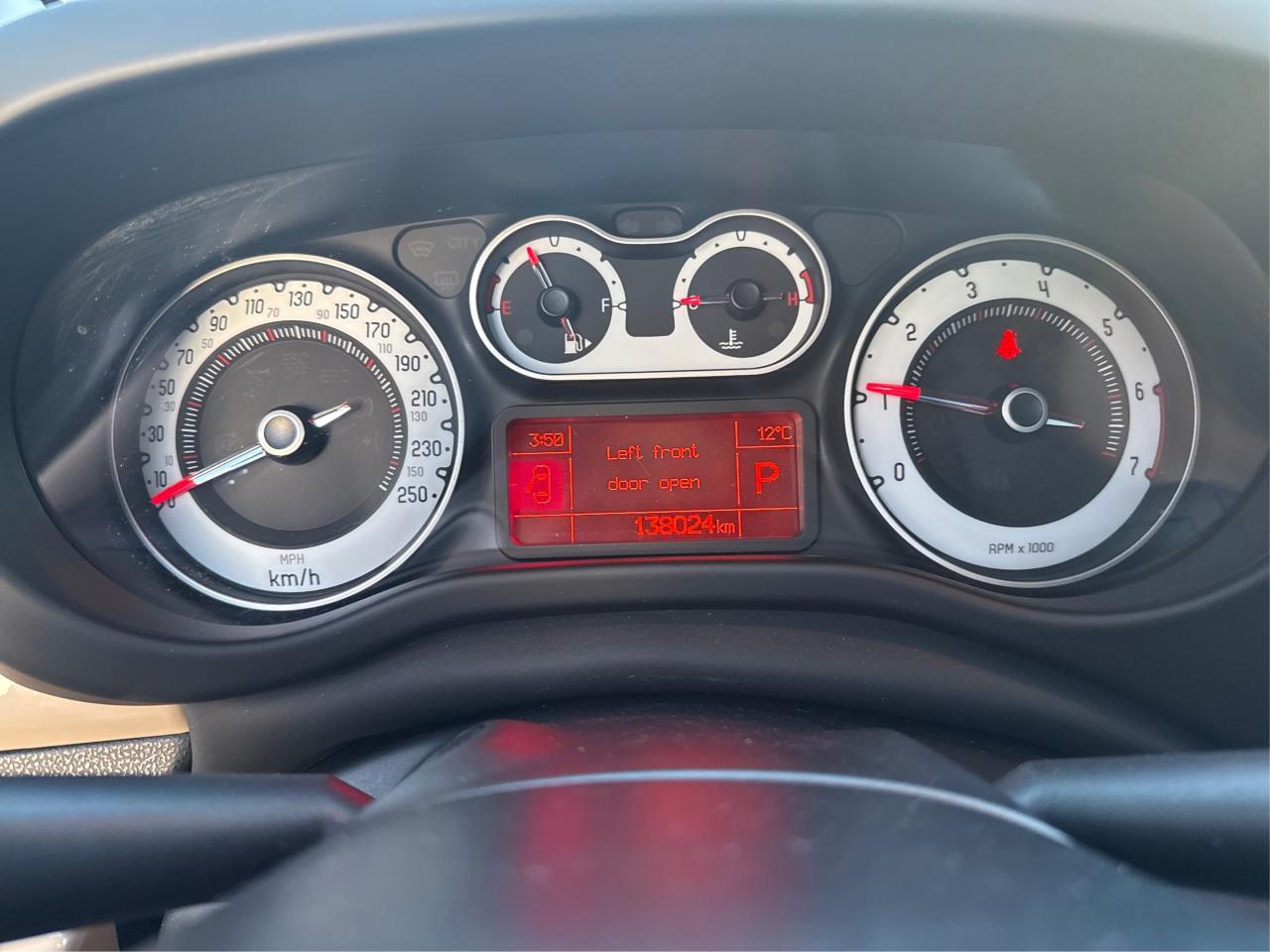 2014 Fiat 500 L Trekking - Photo #14