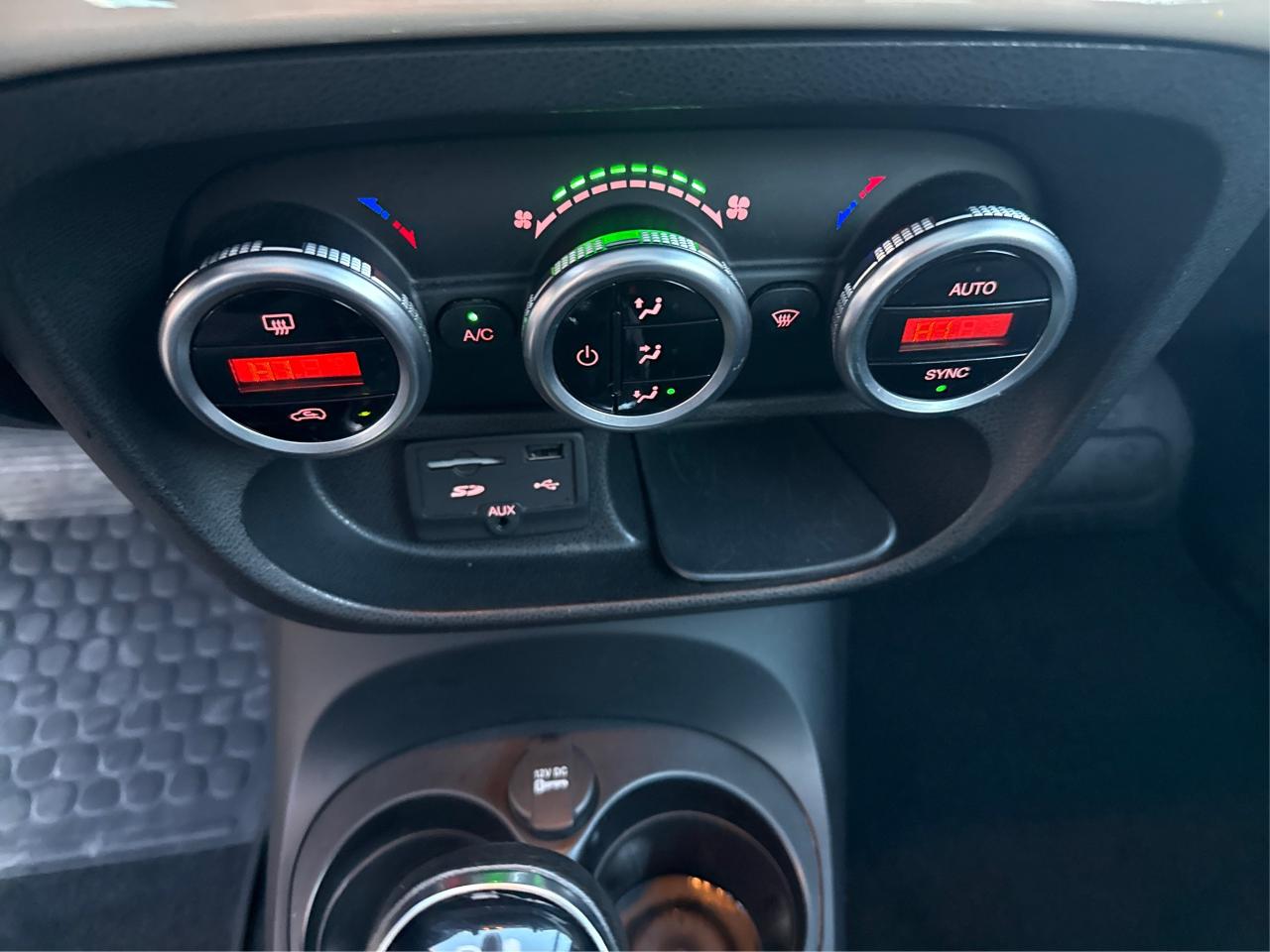 2014 Fiat 500 L Trekking - Photo #16