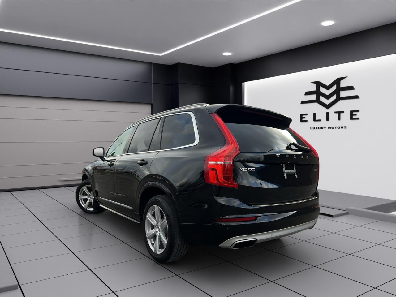 2021 Volvo XC90 T6 AWD Momentum 7-Seater - Navigation !!! Photo