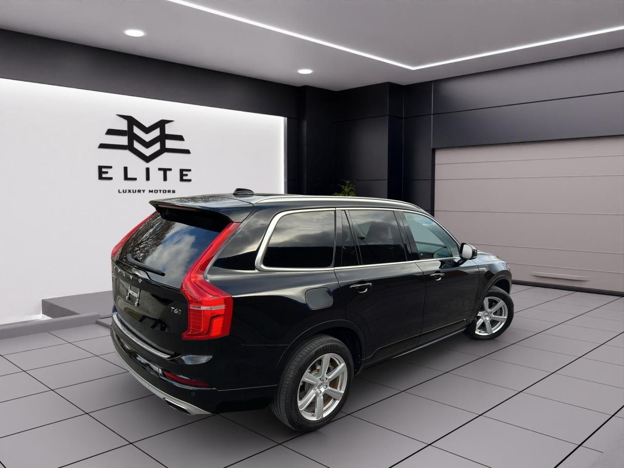 2021 Volvo XC90 T6 AWD Momentum 7-Seater - Navigation !!! Photo