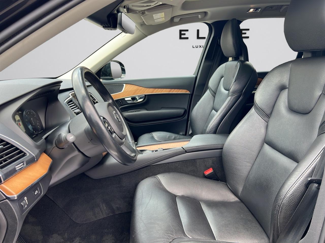 2021 Volvo XC90 T6 AWD Momentum 7-Seater - Navigation !!! Photo