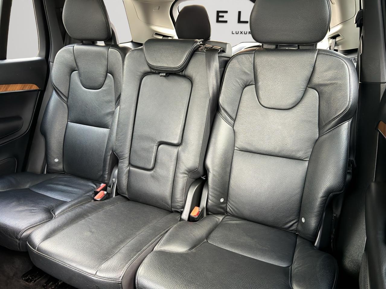 2021 Volvo XC90 T6 AWD Momentum 7-Seater - Navigation !!! Photo